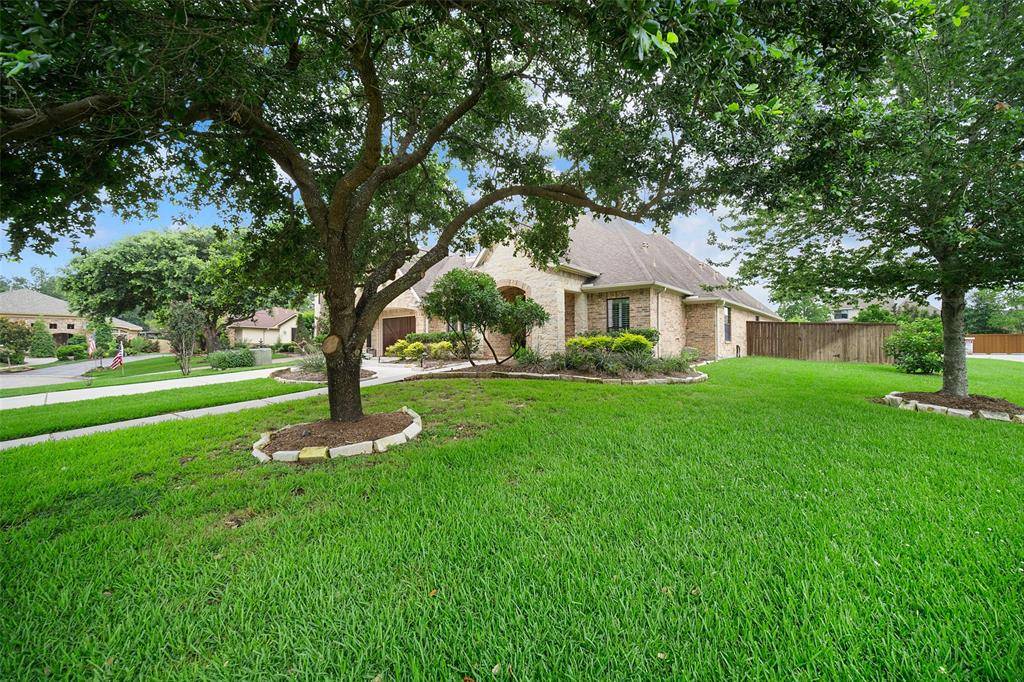 Shenandoah, TX 77384,120 W Silverwood Ranch Estate