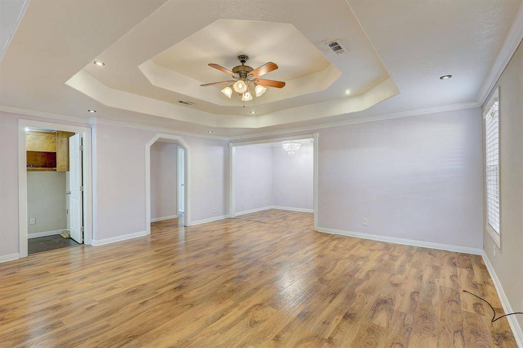 Clute, TX 77531,207 Smith ST