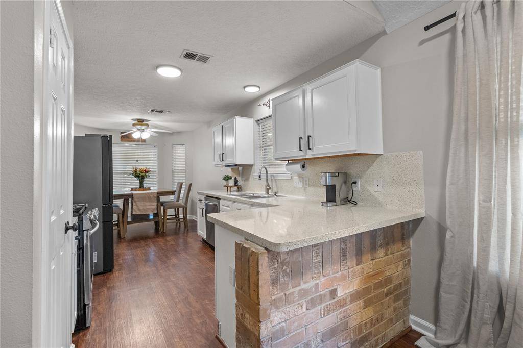 La Porte, TX 77571,8610 Venture LN