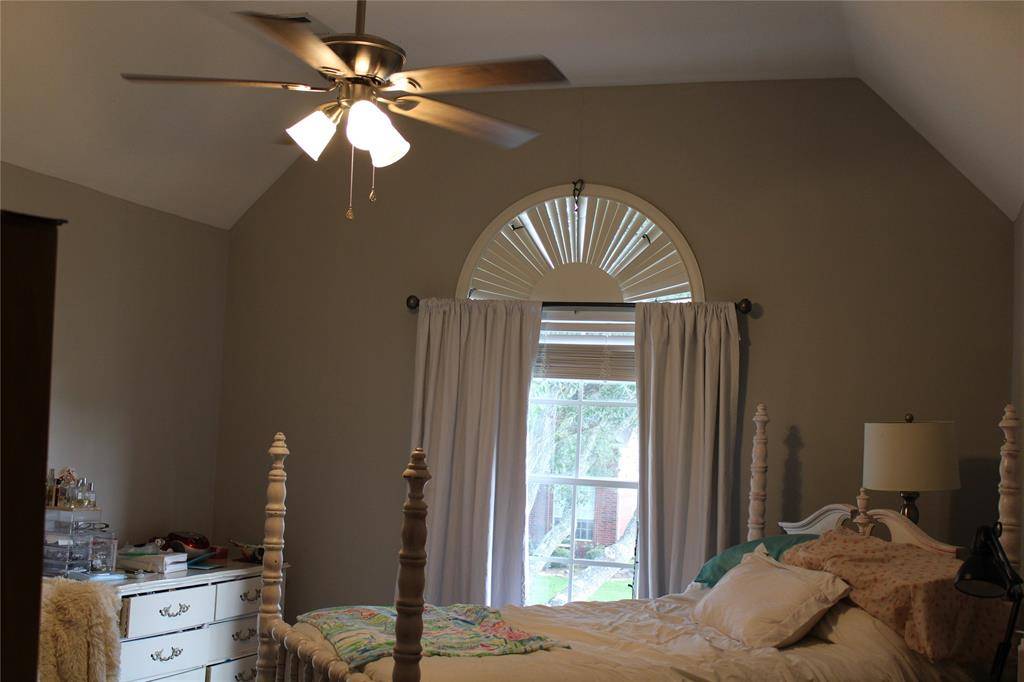 Pasadena, TX 77505,7018 Crystal Dowels DR