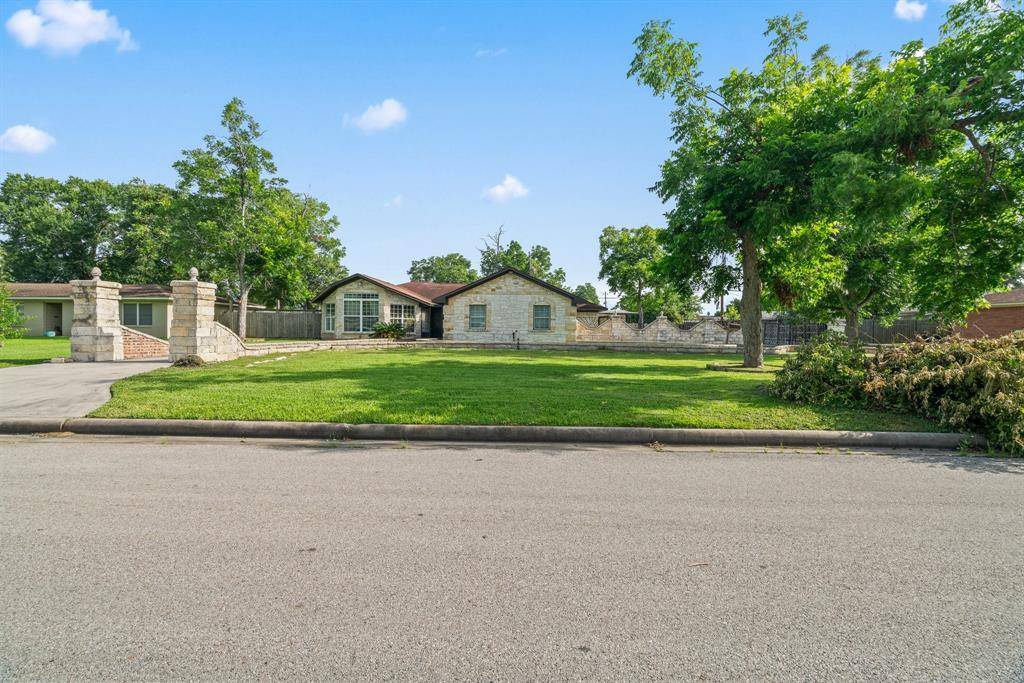 Houston, TX 77061,7847 Broadview DR