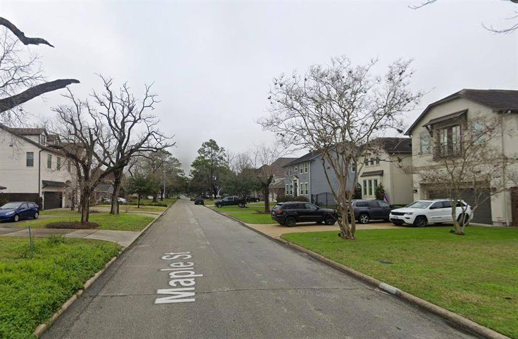 Bellaire, TX 77401,4626 Maple ST