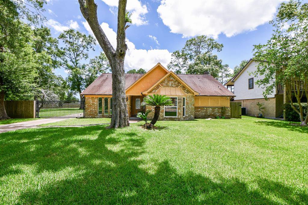 Friendswood, TX 77546,112 Saint Cloud DR