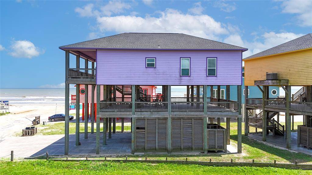 Crystal Beach, TX 77650,975 S Stingaree