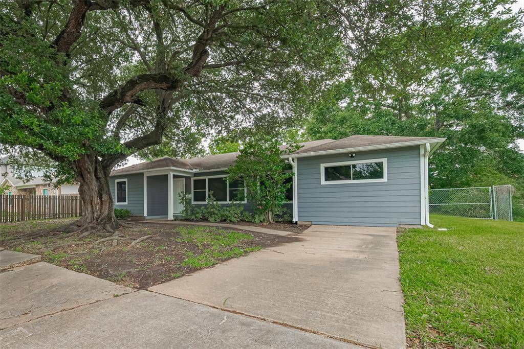 Houston, TX 77033,7702 Darnay DR