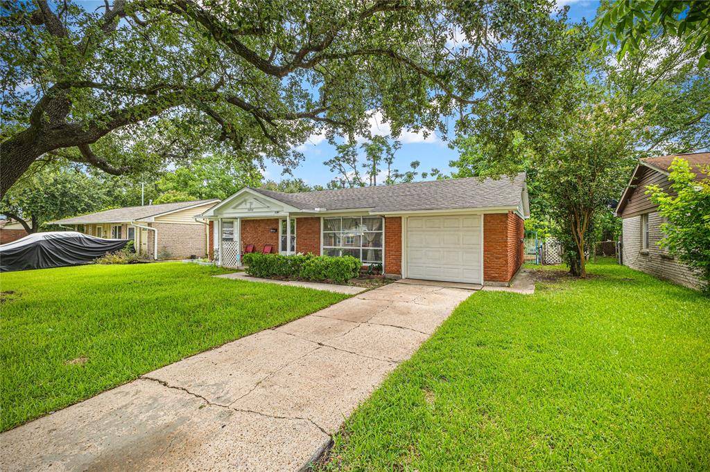 Houston, TX 77034,10434 Hinds ST