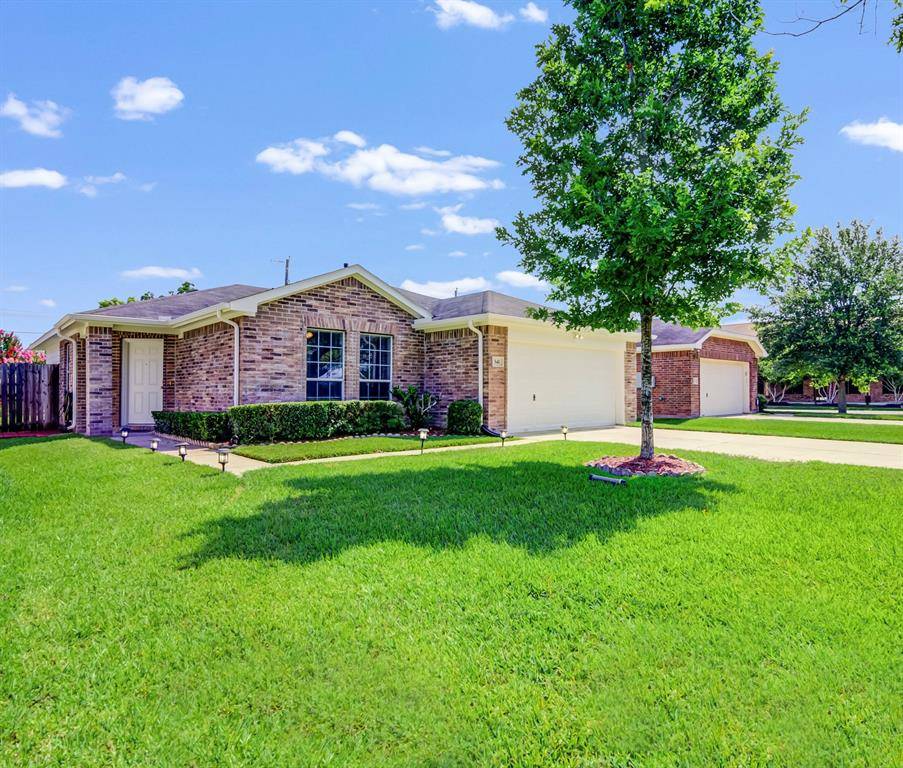 Alvin, TX 77511,541 E Coombs ST