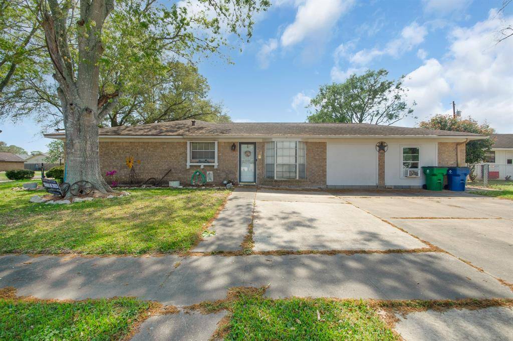 Angleton, TX 77515,1 Oak PL