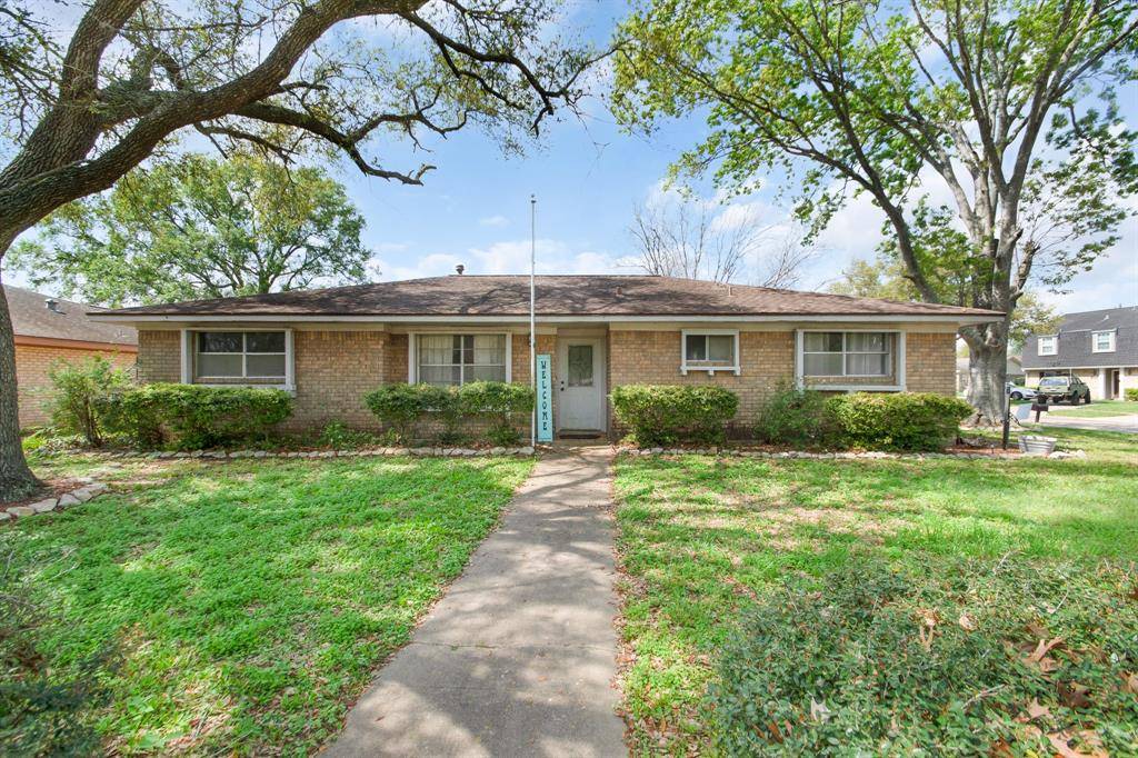 Angleton, TX 77515,1 Oak PL