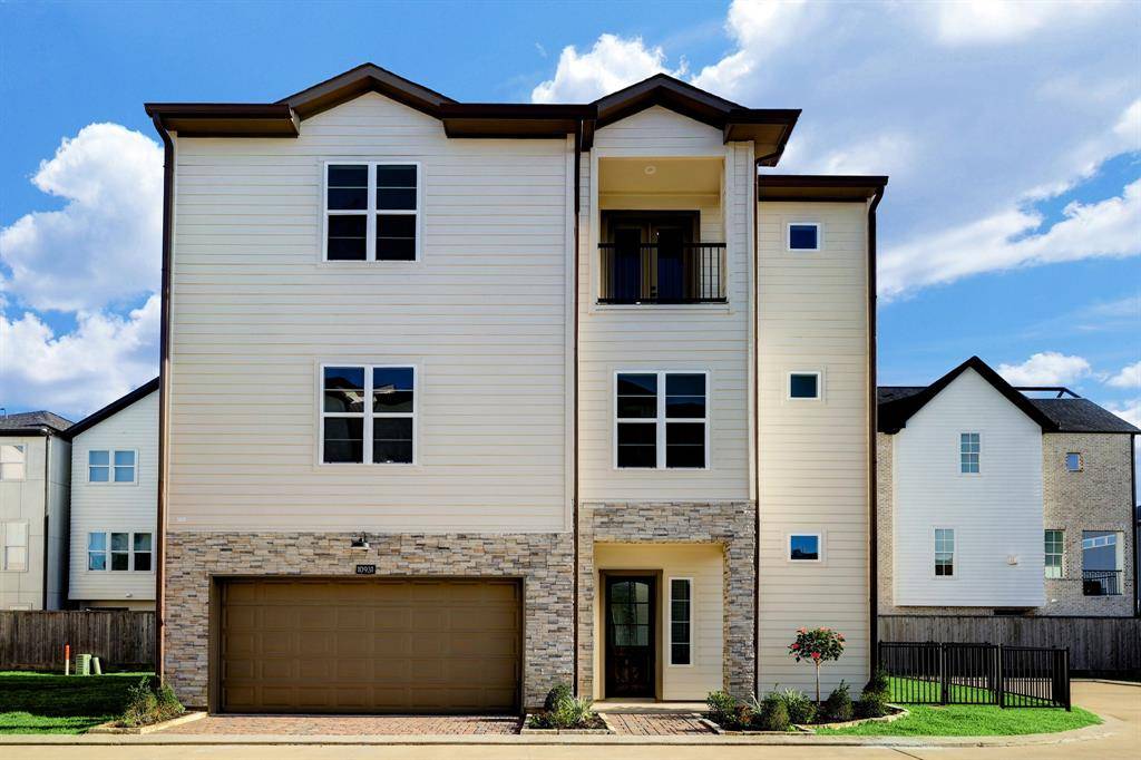 Houston, TX 77043,10931 Brookeshire Chase LN