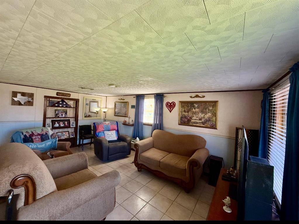 Nederland, TX 77627,911 S 29th ST