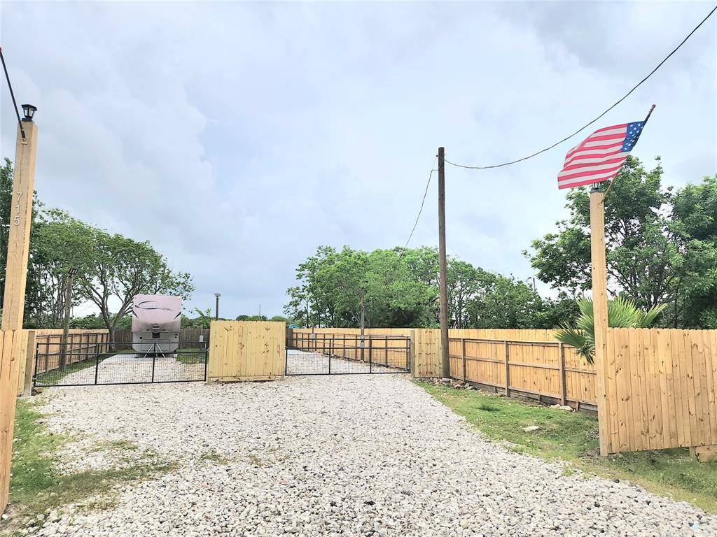 San Leon, TX 77539,715 9th ST