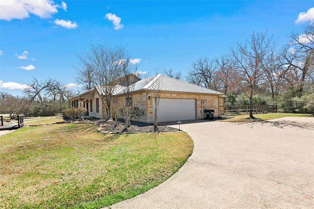 College Station, TX 77845,11746 Great Oaks DR