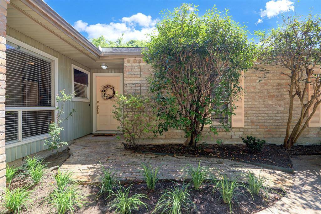 Sugar Land, TX 77498,13911 Oakwood LN