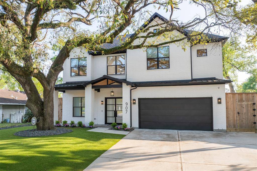 Houston, TX 77018,907 W 43rd ST
