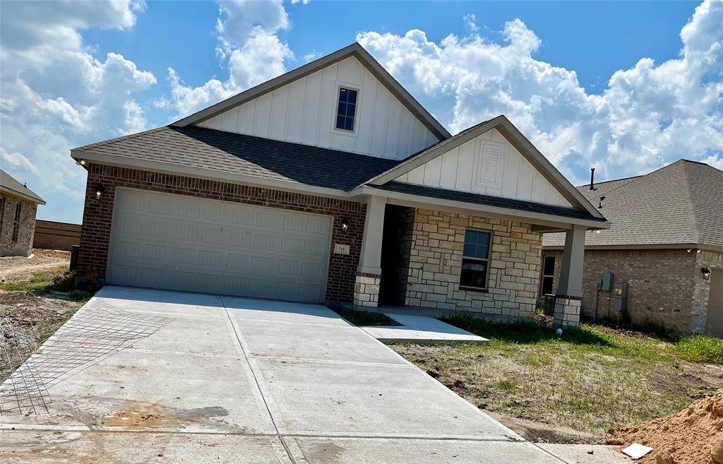 Beasley, TX 77417,710 Blue Sky PL