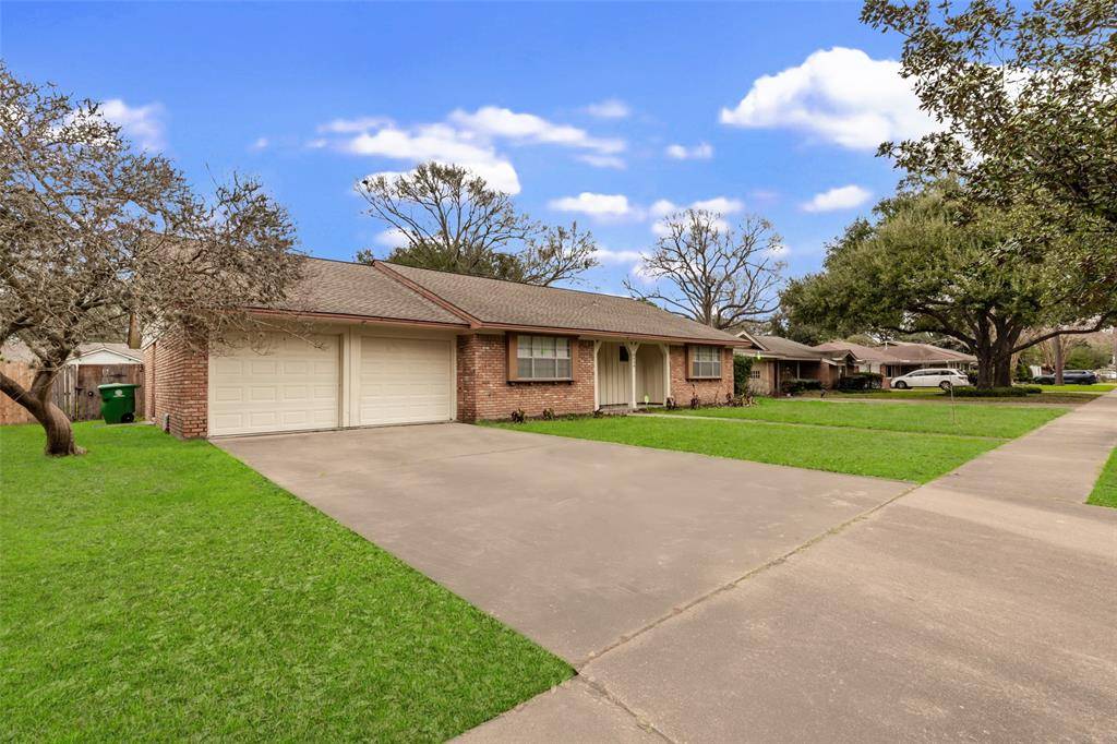 Houston, TX 77096,5230 Grape ST