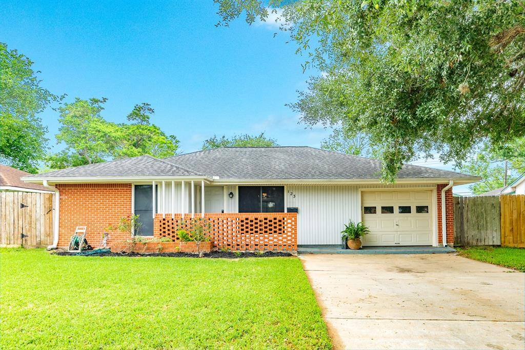 Lake Jackson, TX 77566,123 S Yaupon ST