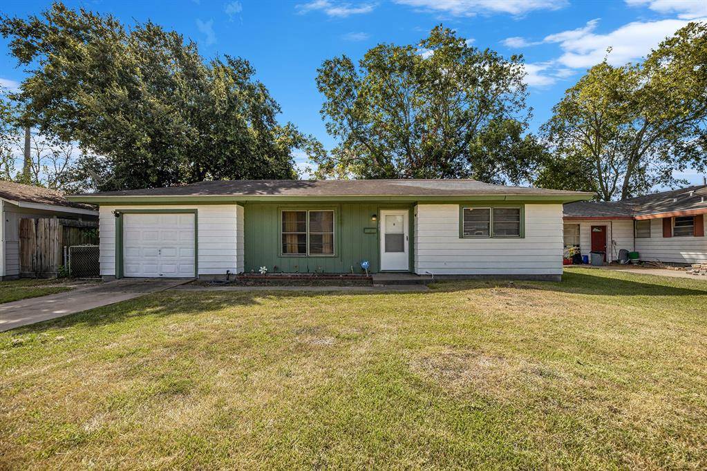 La Marque, TX 77568,305 Elaine ST