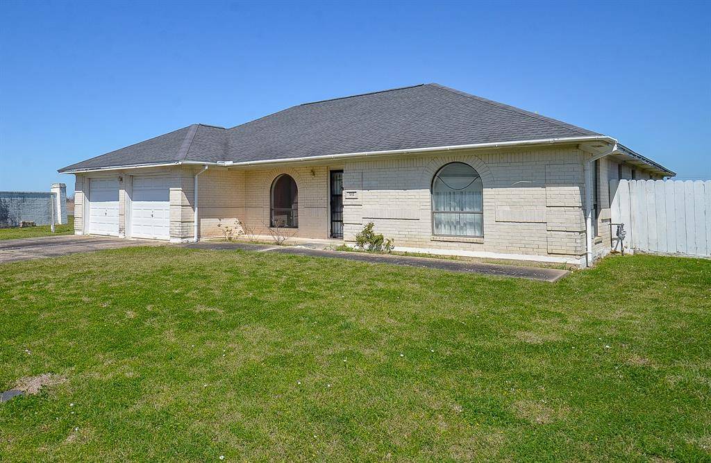 El Campo, TX 77437,512 Town And Country DR