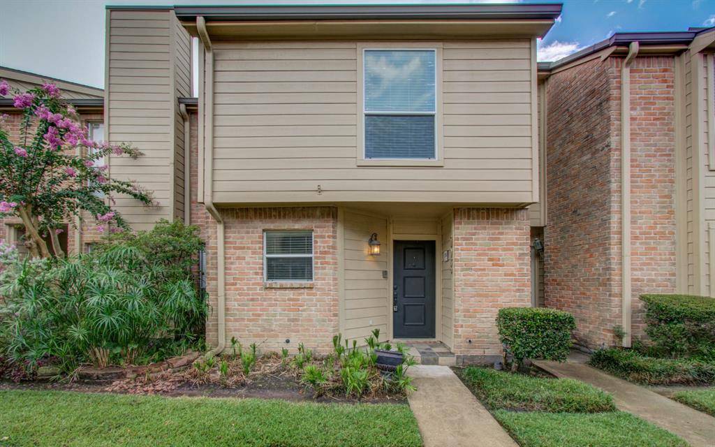 Houston, TX 77024,926 Memorial Village DR #24