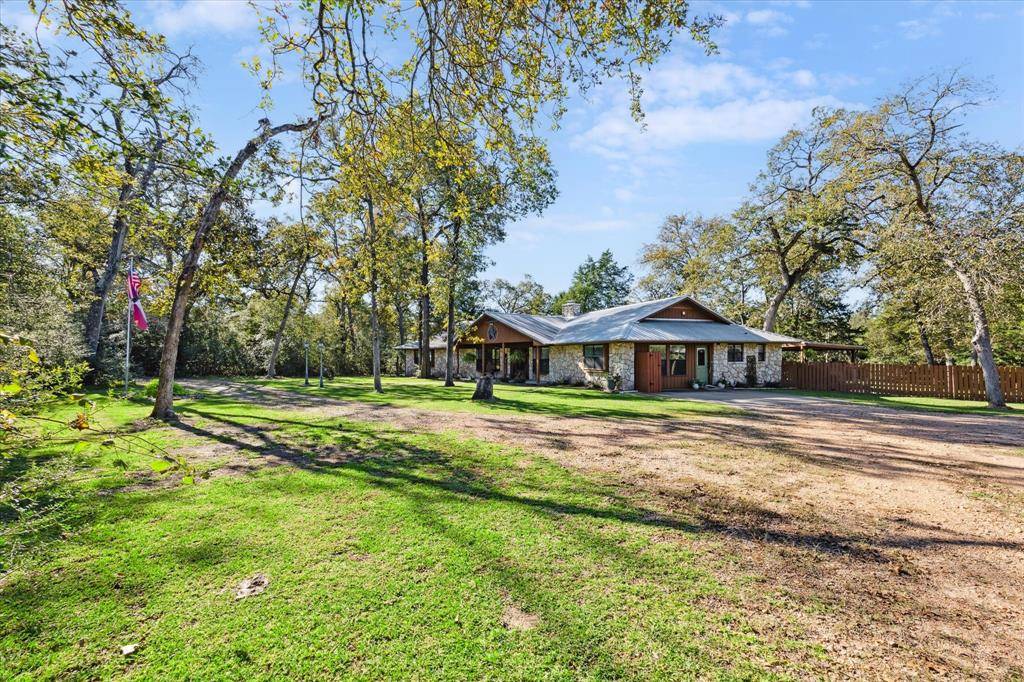 Bellville, TX 77418,155 Oakwoods DR