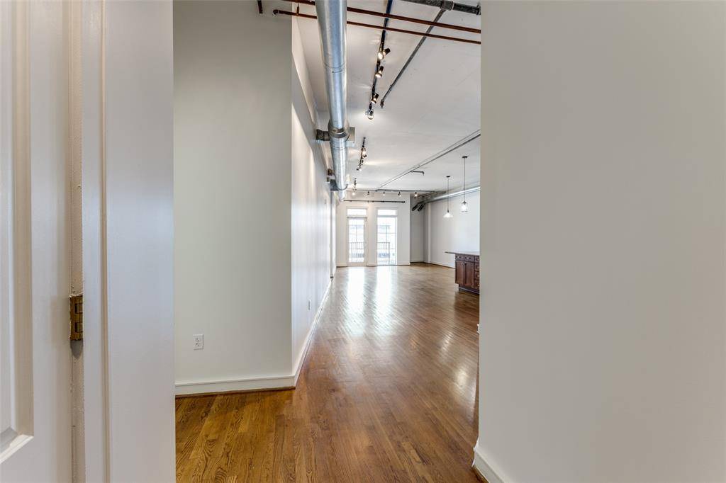 Houston, TX 77057,1616 Fountain View DR #202