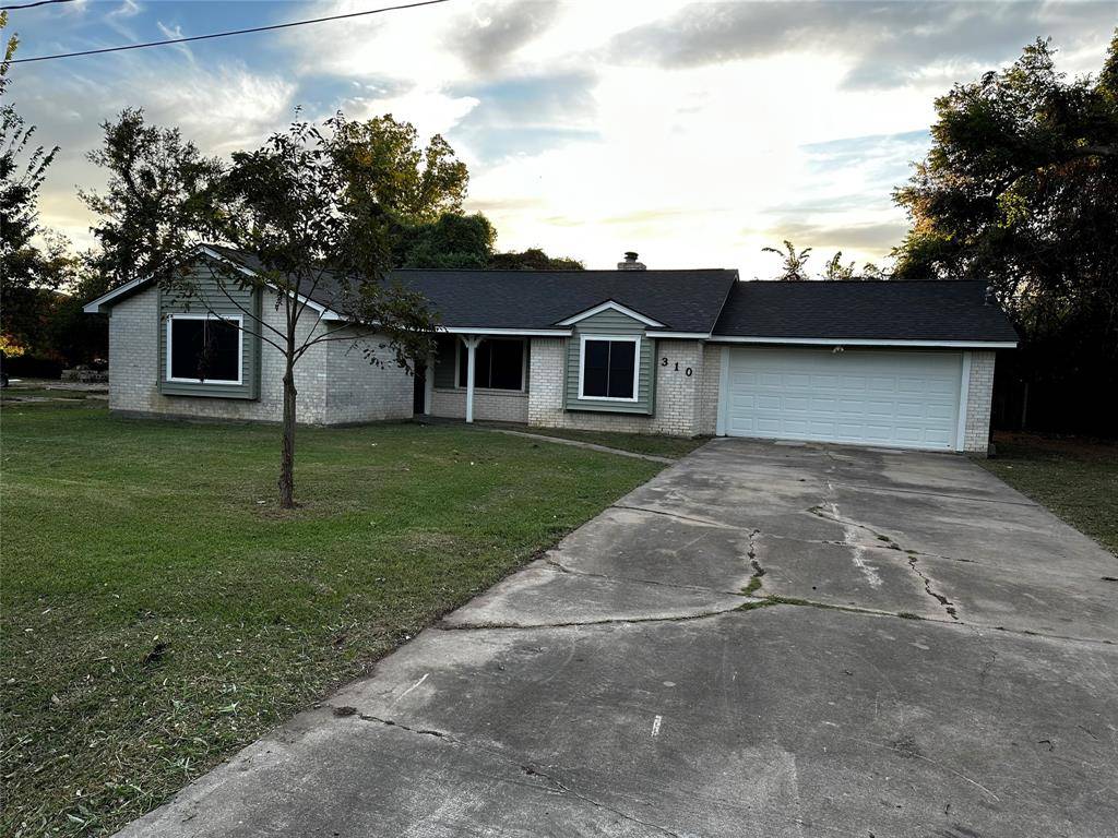 Clute, TX 77531,310 Belanger ST