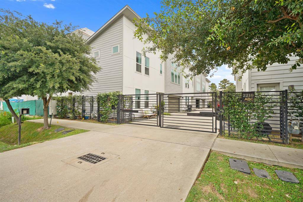 Houston, TX 77018,2210 Lou Ellen LN #F