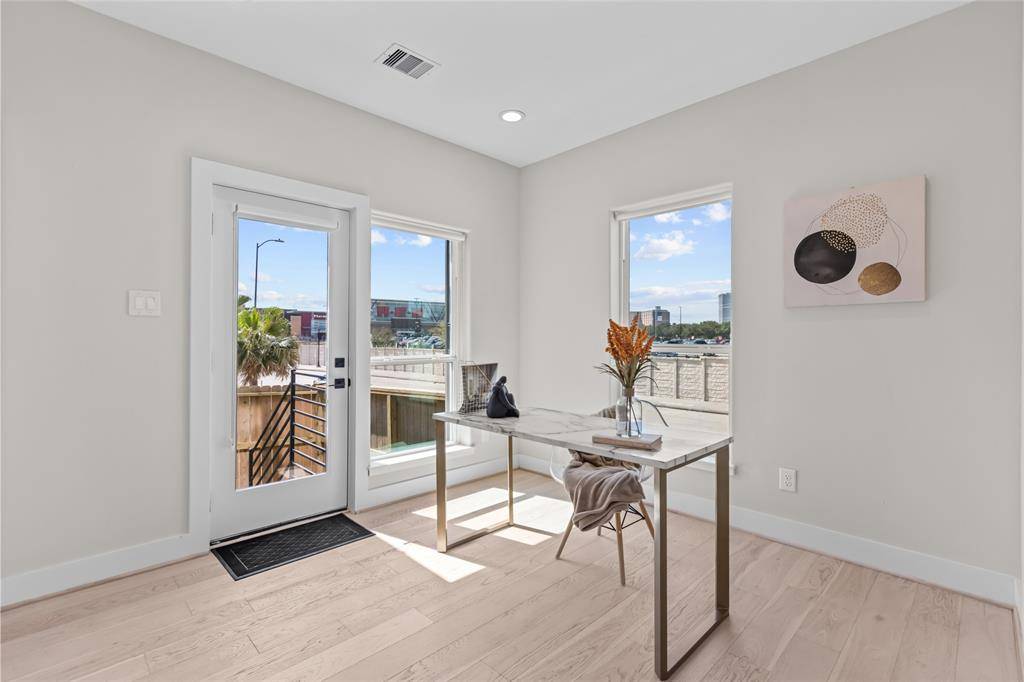 Houston, TX 77004,2511 N MacGregor WAY