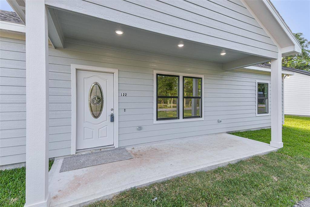 Splendora, TX 77372,122 County Road 3704