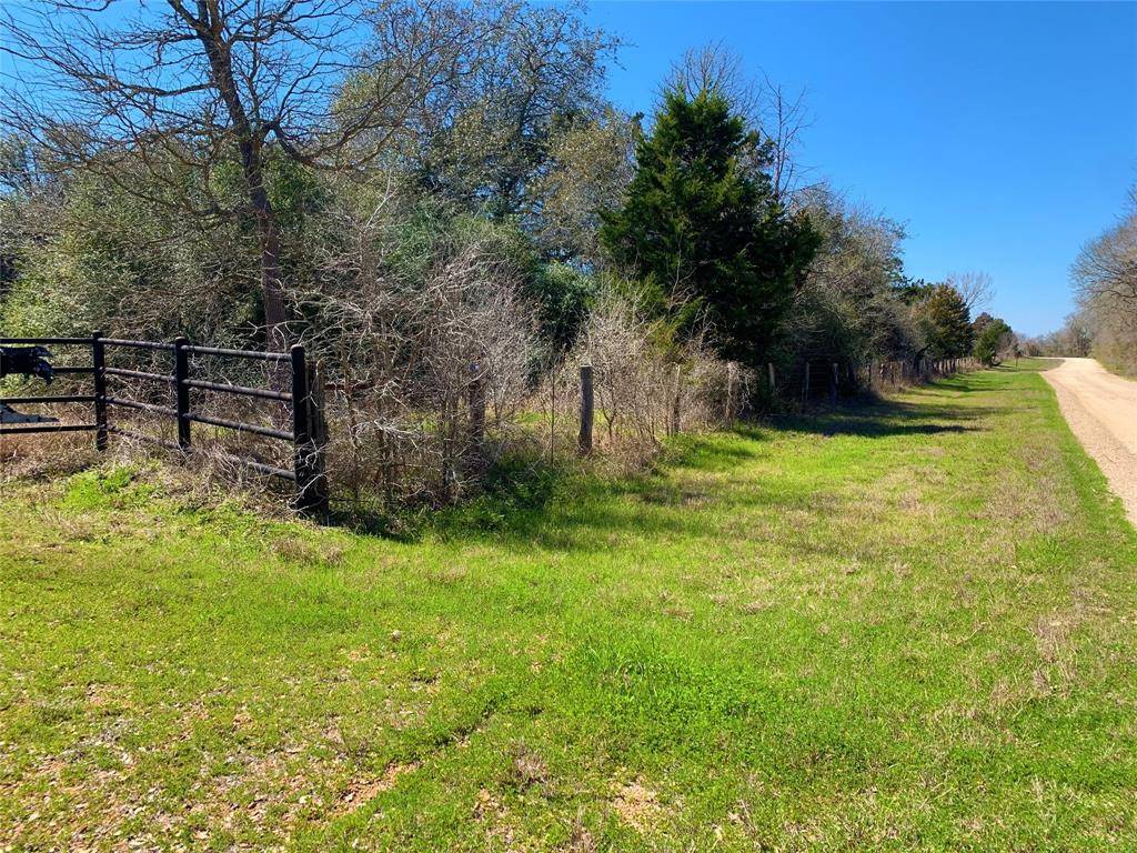 Flatonia, TX 78941,2227 County Road 402