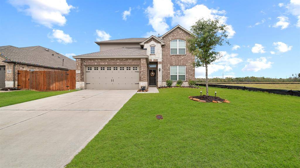 Alvin, TX 77511,447 Lake Line DR