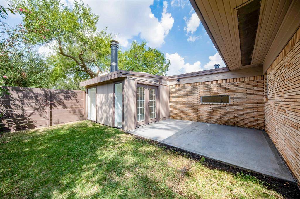 Houston, TX 77096,5403 Beechnut ST