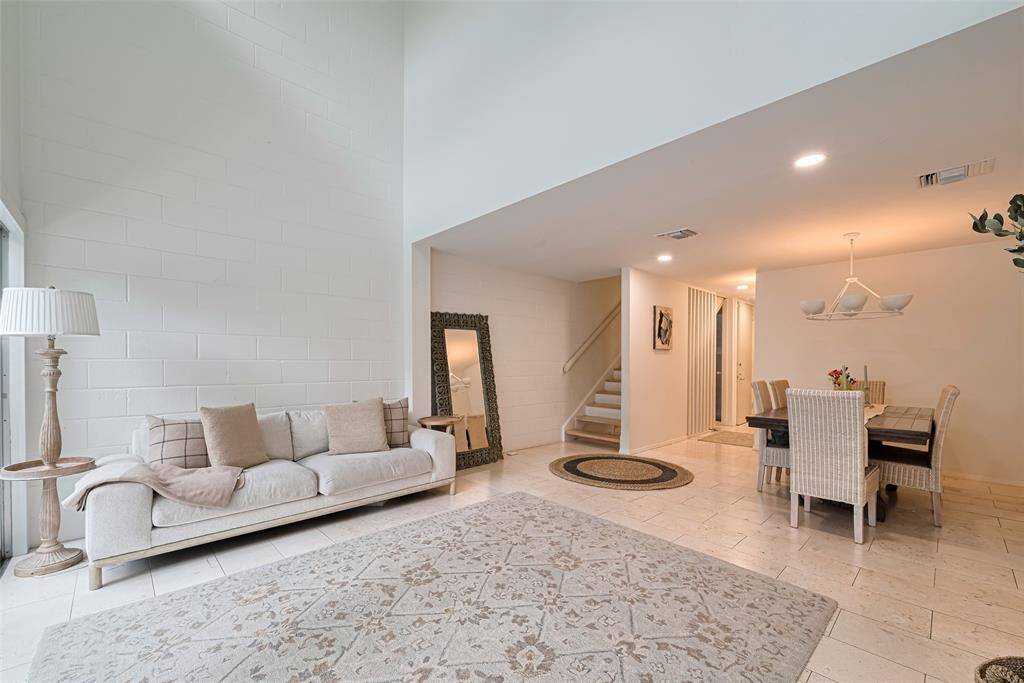 Houston, TX 77005,3017 Bissonnet ST