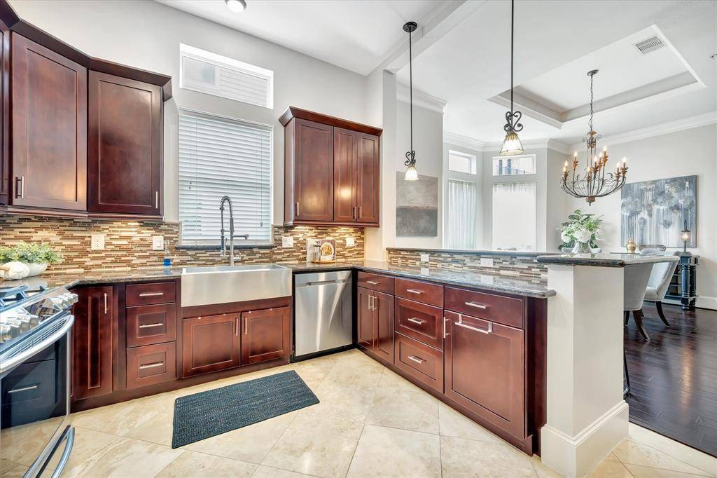 Houston, TX 77007,2010 Sabine ST
