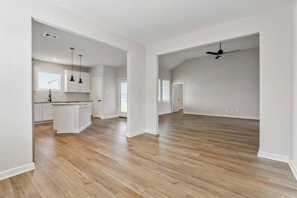 Iowa Colony, TX 77583,1927 June Lake LN