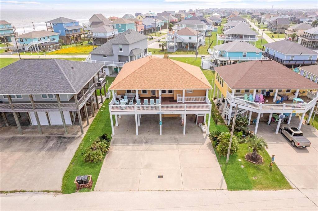 Crystal Beach, TX 77650,933 Raymond