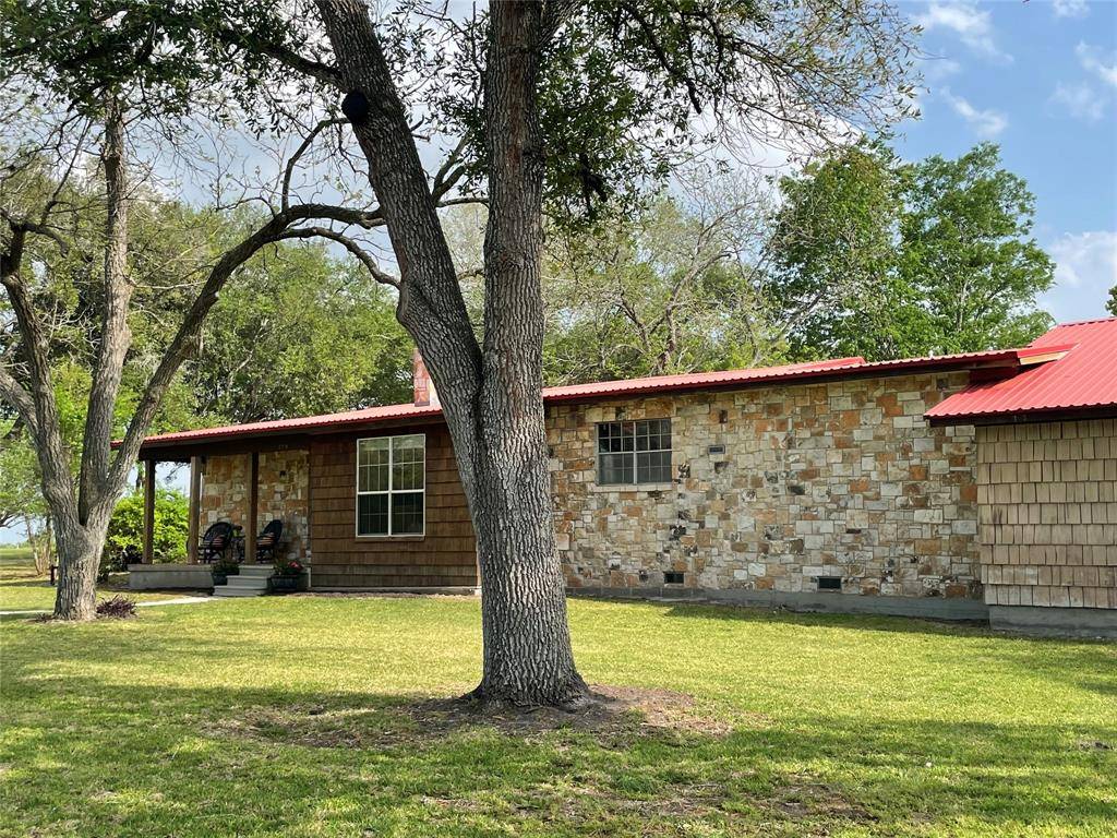 Flatonia, TX 78941,228 E 1st ST