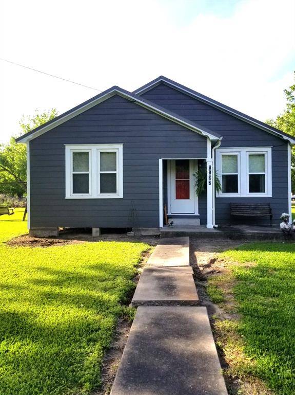 Louise, TX 77455,1102 2nd ST