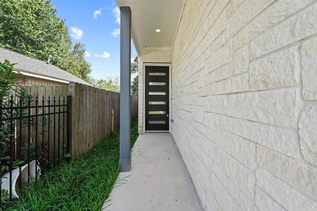 Houston, TX 77043,10627 Emnora LN