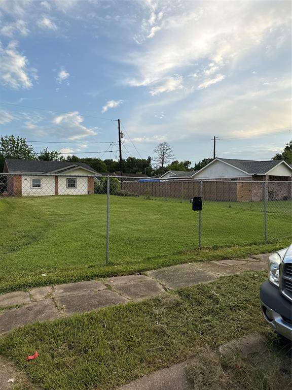 Houston, TX 77033,5006 Ridgeway DR