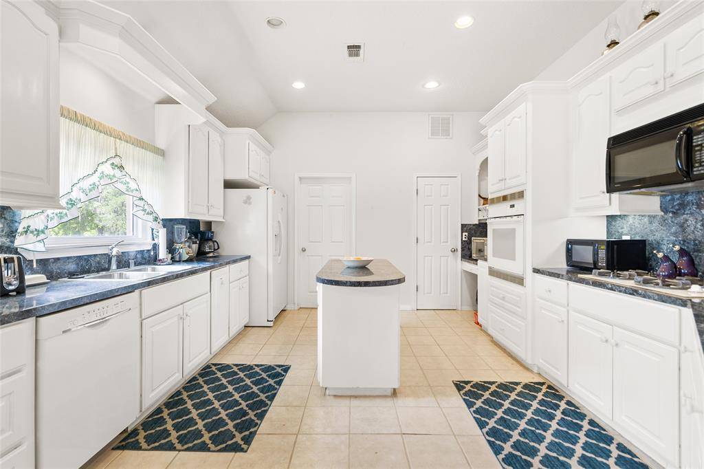 Willis, TX 77318,10318 Valley DR S