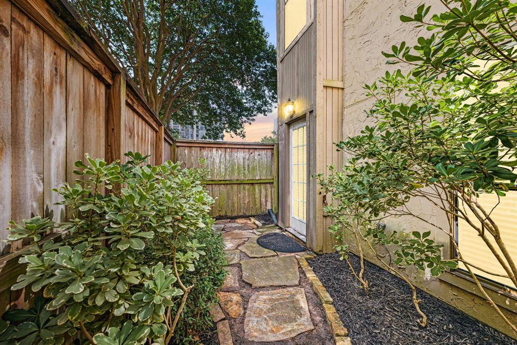 Houston, TX 77057,5711 Sugar Hill DR #69