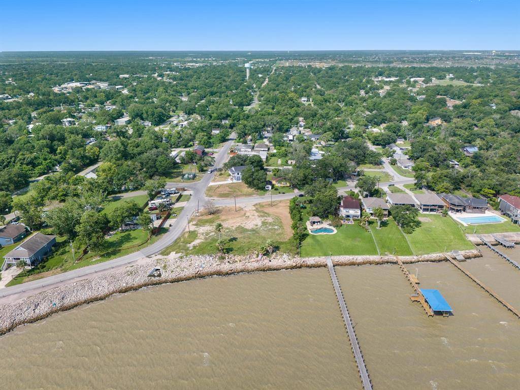 Bacliff, TX 77518,4215 Bayshore