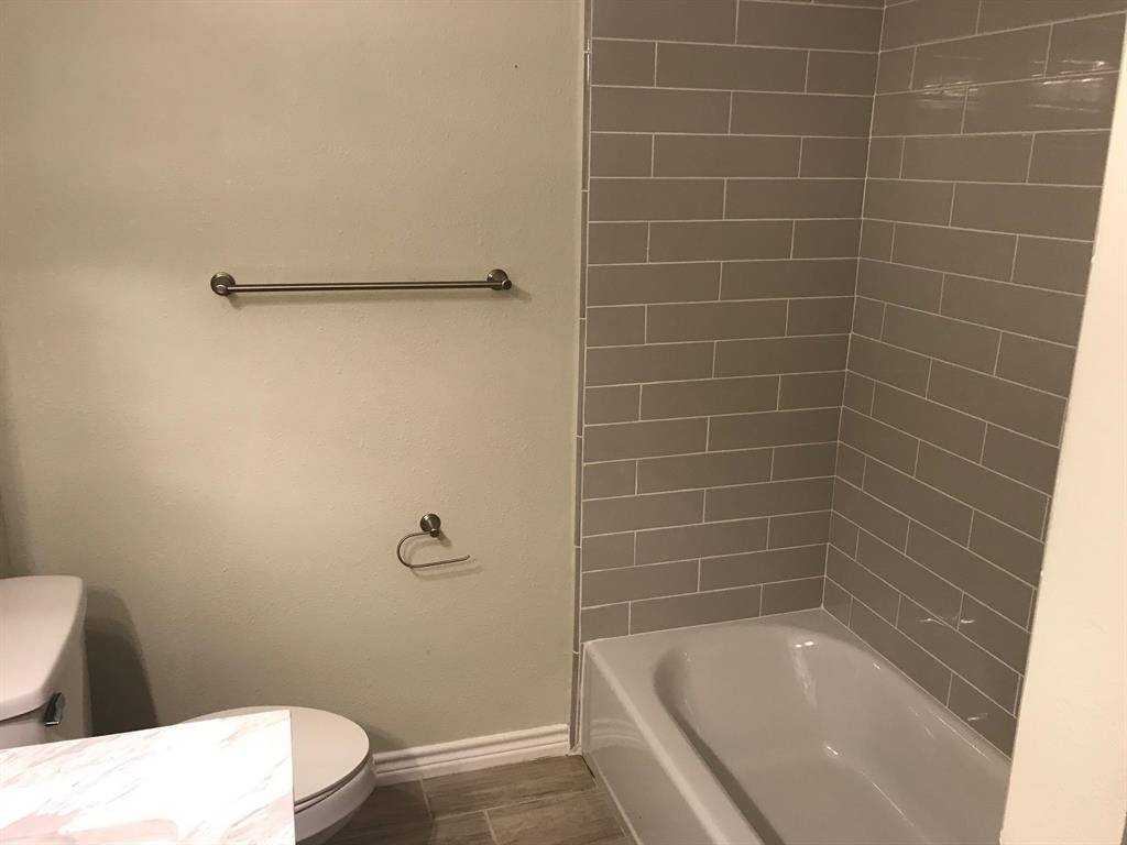 Houston, TX 77024,12633 Memorial DR #21