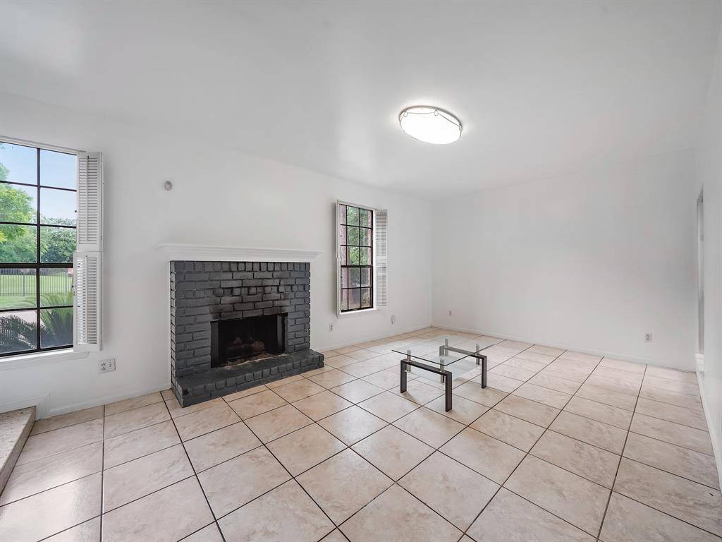 Houston, TX 77096,10616 Bob White DR