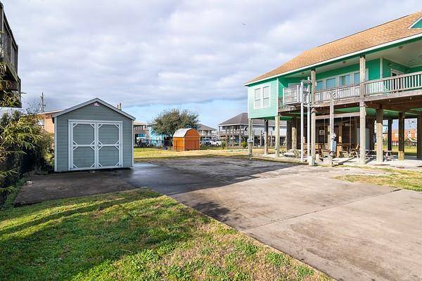 Crystal Beach, TX 77650,953 Wommack DR