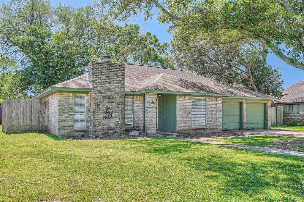 Alvin, TX 77511,211 W Larkspur DR