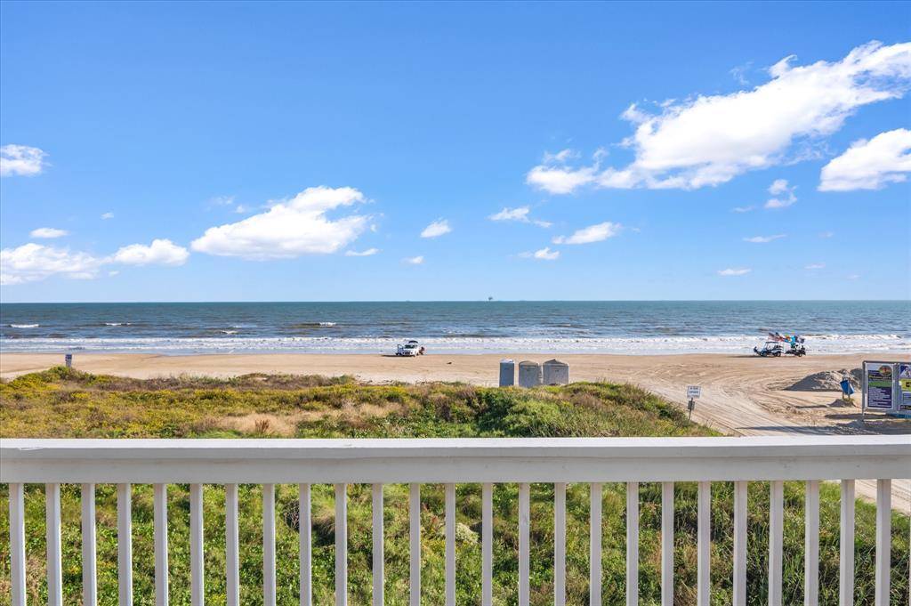 Crystal Beach, TX 77650,852 W Lazy LN W